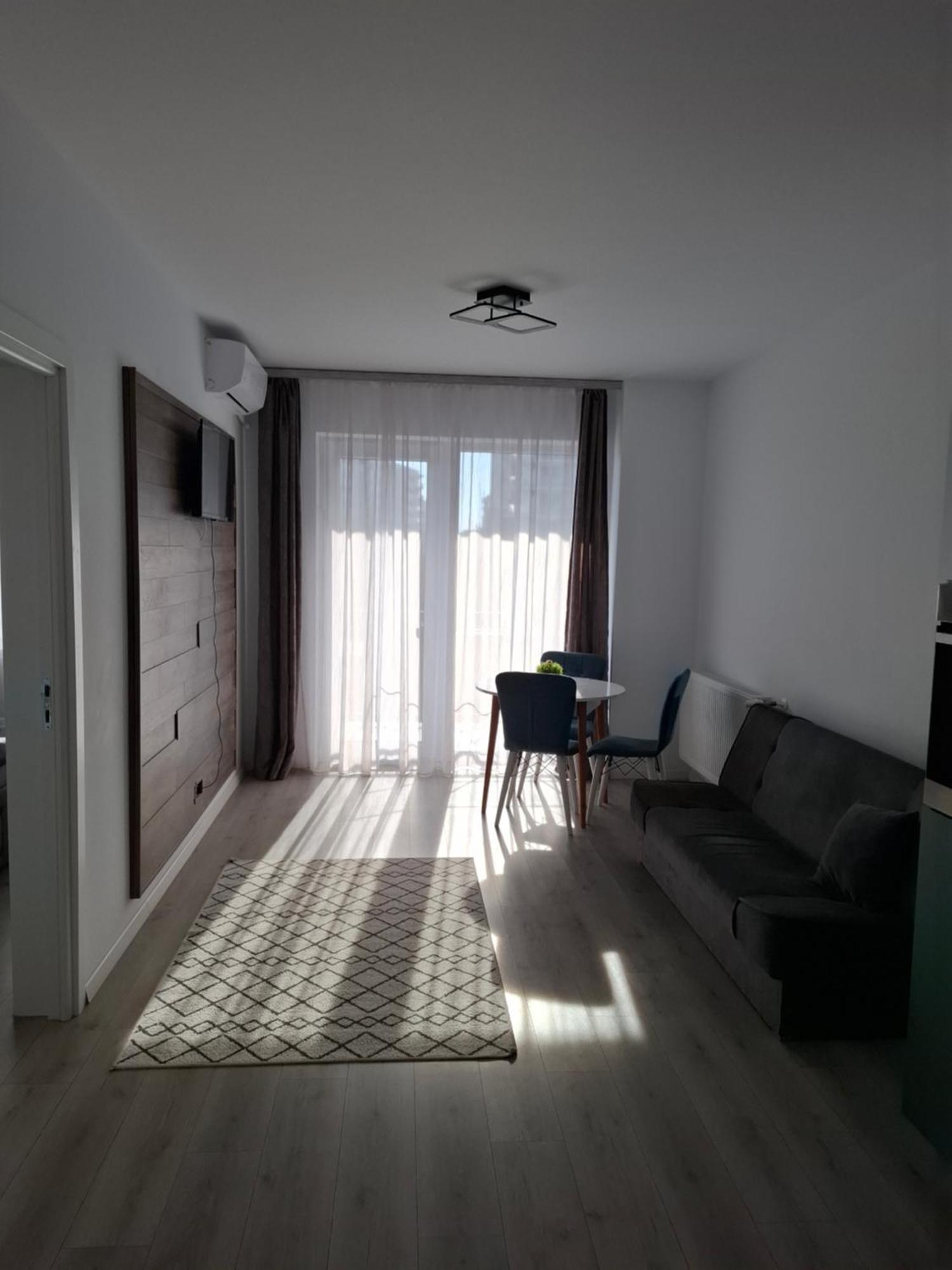 Апартаменты Silvia Resident Орадя Экстерьер фото